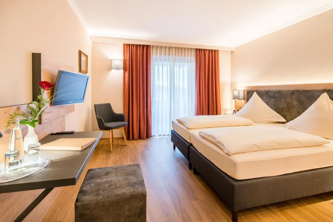 Hotel-Gasthof Huber Ebersberg 3*,